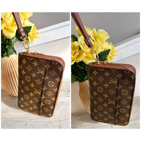 Authentic LOUIS VUITTON Monogram Clutch/ Wristlet - Picture 7 of 16